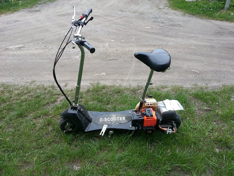 motorová koloběžka