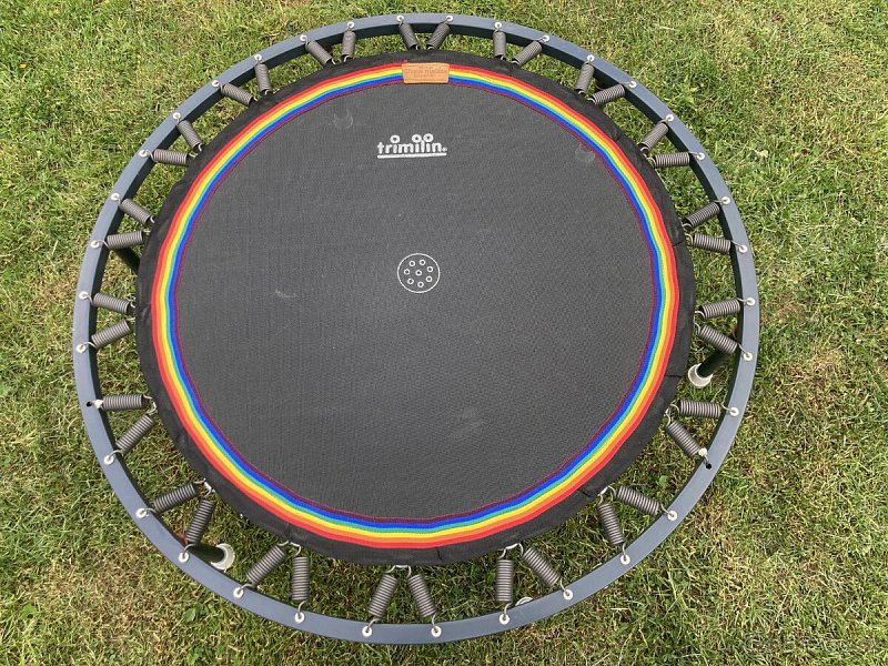 trampolína