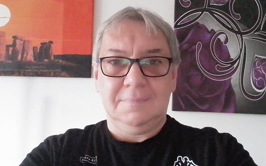 Kamarádku s vyhledem na trvalo
