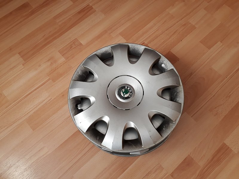 Poklice kola 15" AVANTGARDA Škoda originál