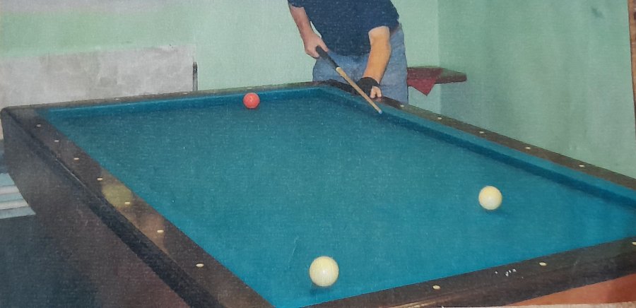 PRODÁM KULEČNÍKOVÝ STŮL-KARAMBOL