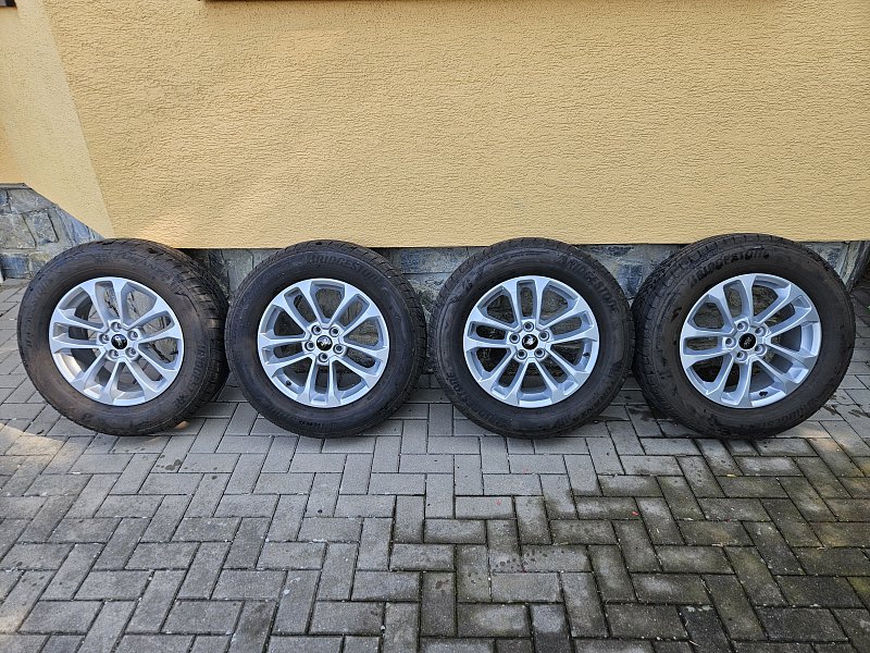 Pneu 225/65R17