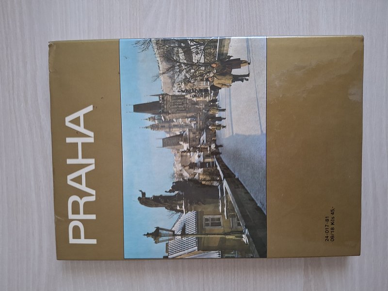 VELKÁ KNIHA " PRAHA"
