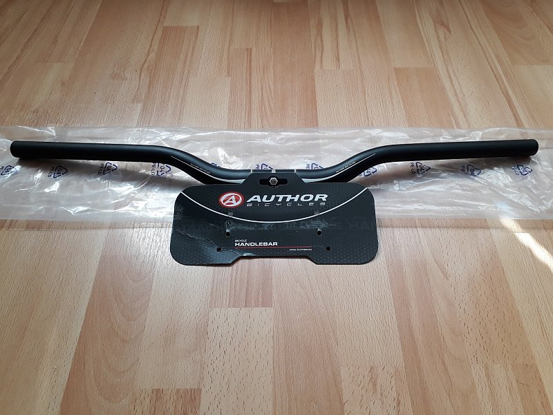 řidítka Author ACO-HB Respect 14 l. 31,8/680 mm, NOVÉ