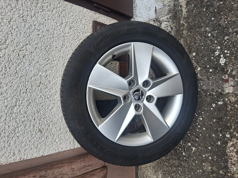 Prodám sadu letních kol Škoda Octavia 3 205/5516