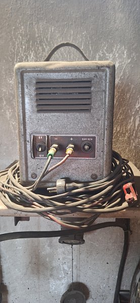 Nabíječka na autobaterie