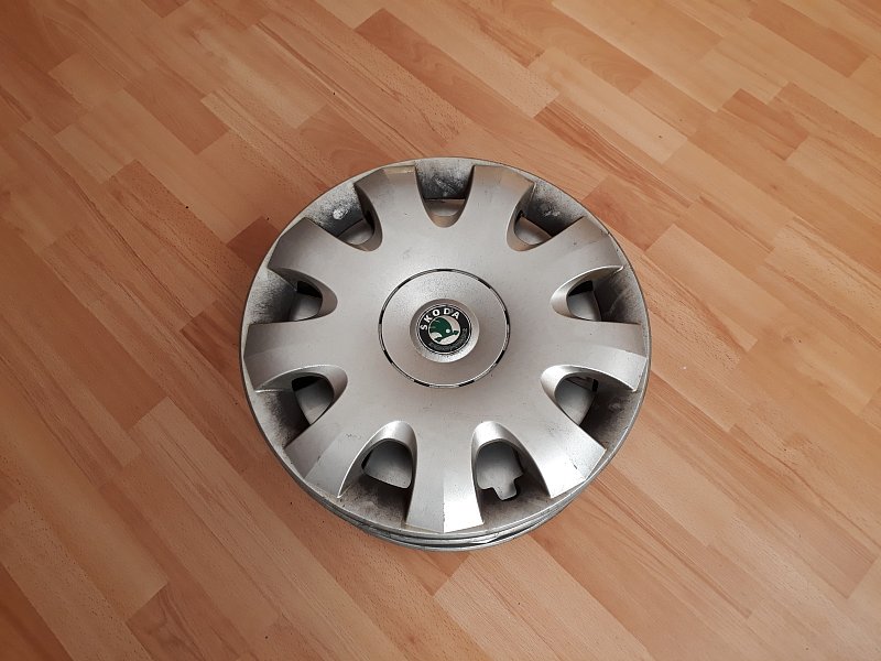 Poklice kola 15" AVANTGARDA Škoda originál