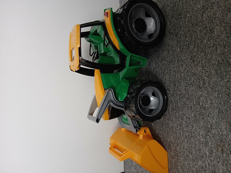 Velký traktor
