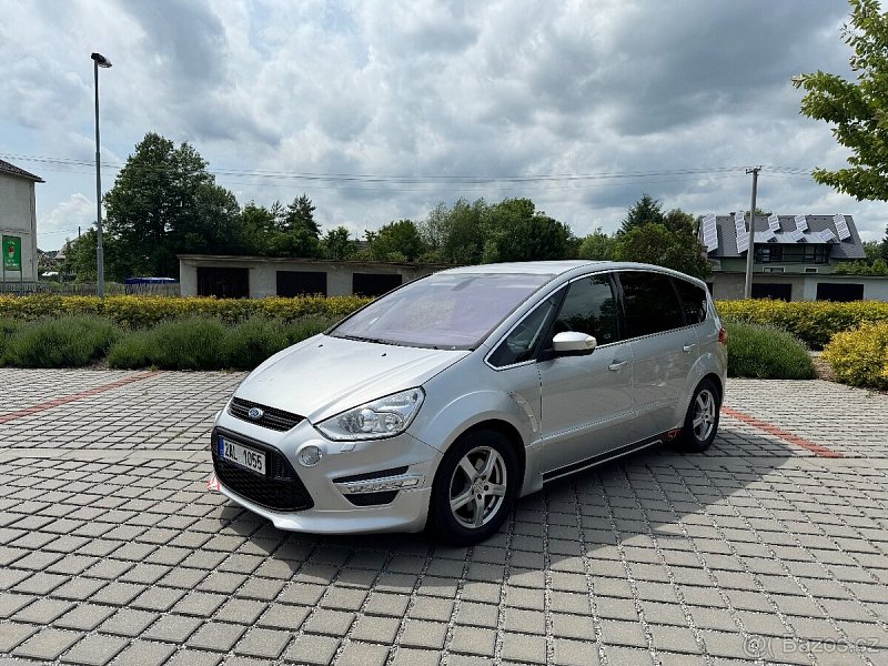 Ford s-max 2.0tdi 120kw rok 2011 facility st paket