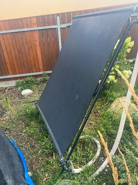 Solární panel včetně stojanu