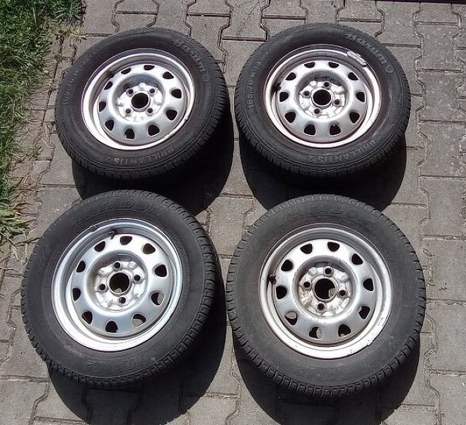 Pneu 165x70 R14 s diskem