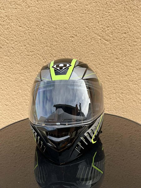 Motocyklová přilba