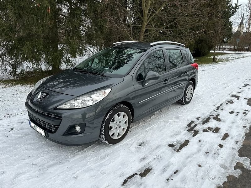 Peugeot 207SW, 1.4 MPI(55 KW), najeto 80 000 km, ČR, 1. majitelka