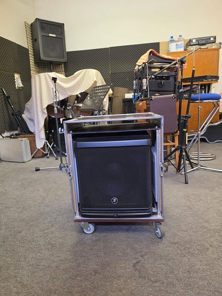 subwoofer Mackie12S + profesionální transportní case