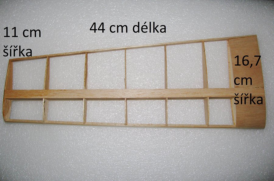 křídla na model letadla