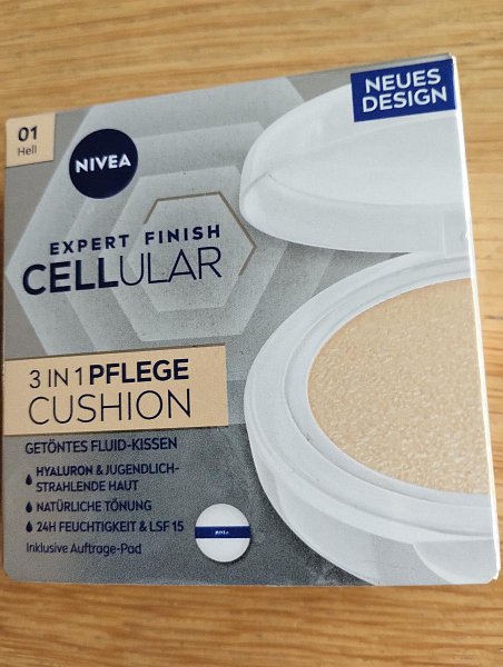 Expert Finish Cellular Nivea 3v1 fair 01 tónovací makeup 15g. Novy.