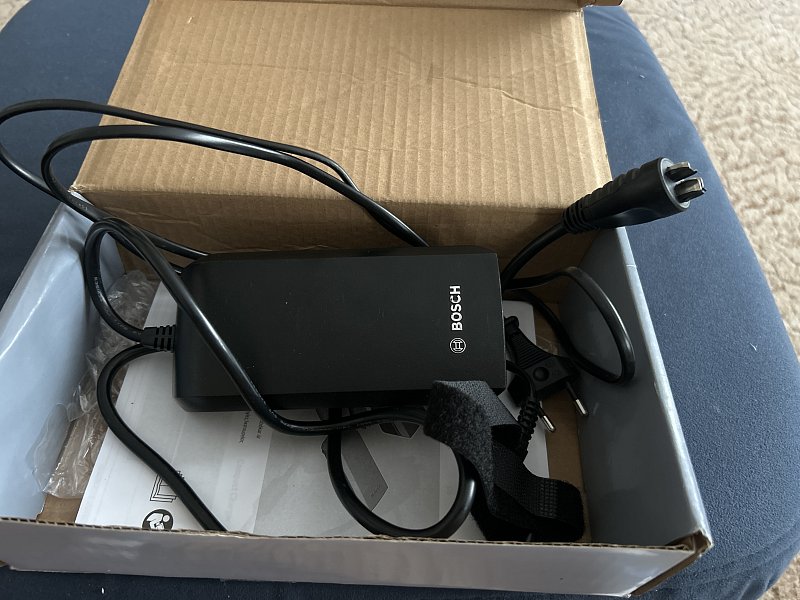 Nabíječka na elektrokolo Bosch