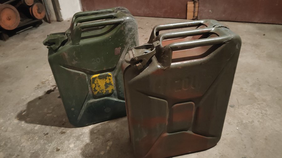 Plechový kanystr 20 l