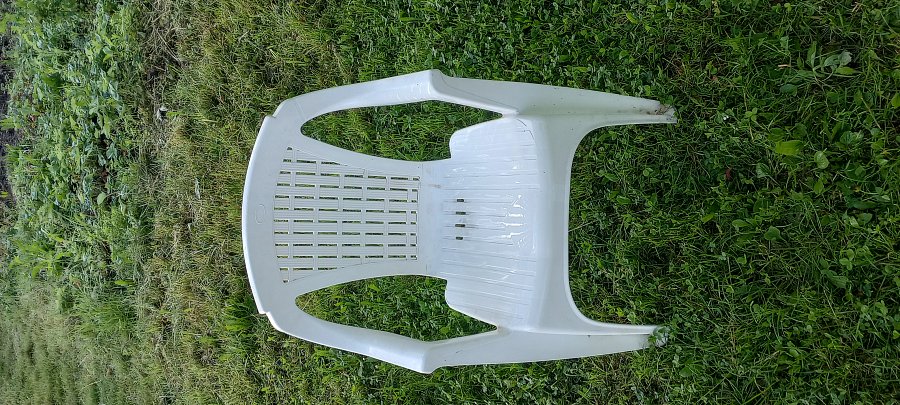 Zahradní plastová židle