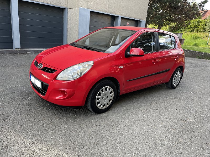 Hyundai i20, 1.2i, najeto 97 000 km, nová STK