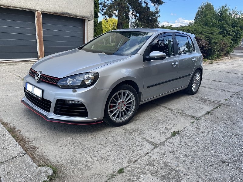 VW Golf VI 1.6 MPI(75 KW), AMBITION, najeto 108 000 km