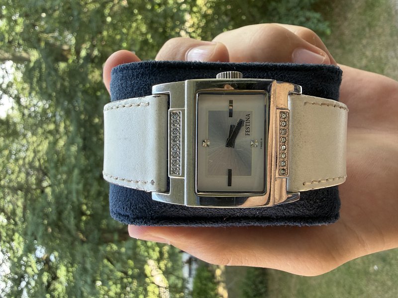Dámské hodinky Festina s kamínky – nová baterie