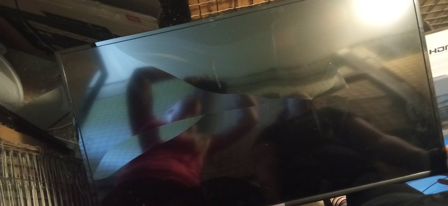 Praskla televize tcl 40"