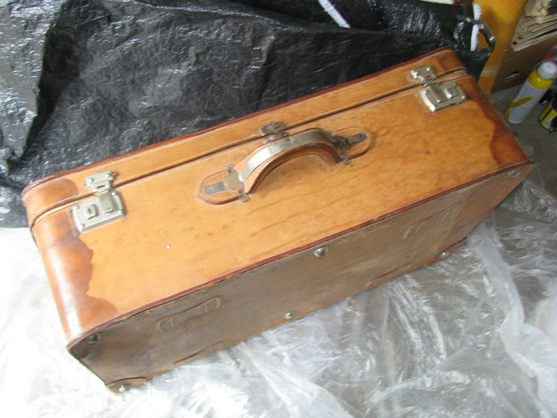 starý kufr délka 80 cm
