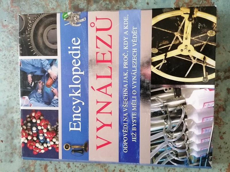Kniha Encyklopedie vynálezů.