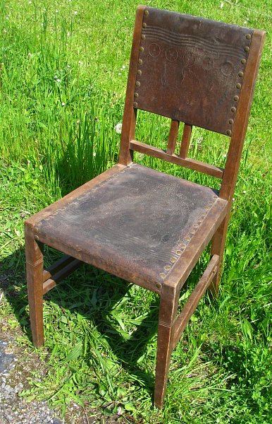 STARÁ ŽIDLE NA RENOVACI