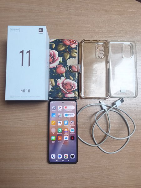 Prodám mobilní telefon Xiaomi Mi 11i Cosmic Black