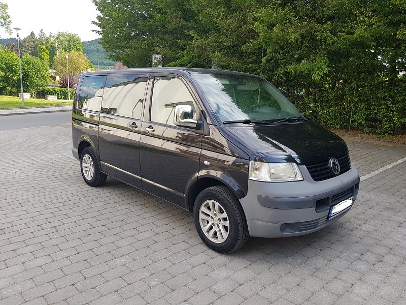 Volkswagen transporter T5 2.5tdi 96kw rok 2008 tažné, 9 sedadel