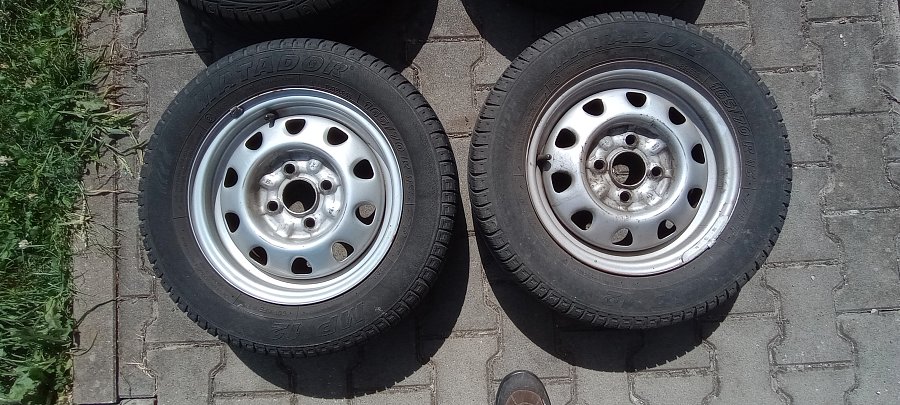 Kola (disky) s pneu na Felicii