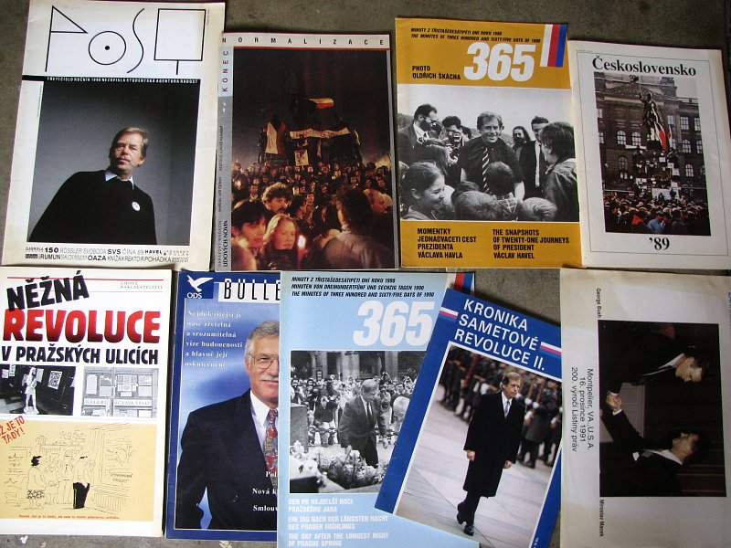 různé staré tiskoviny