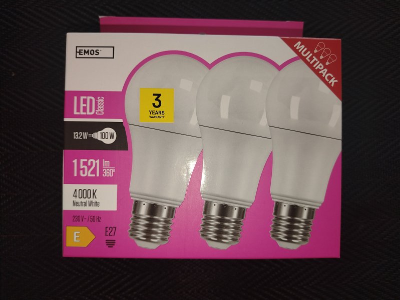 LED žárovky 13W = 100W, tři kusy