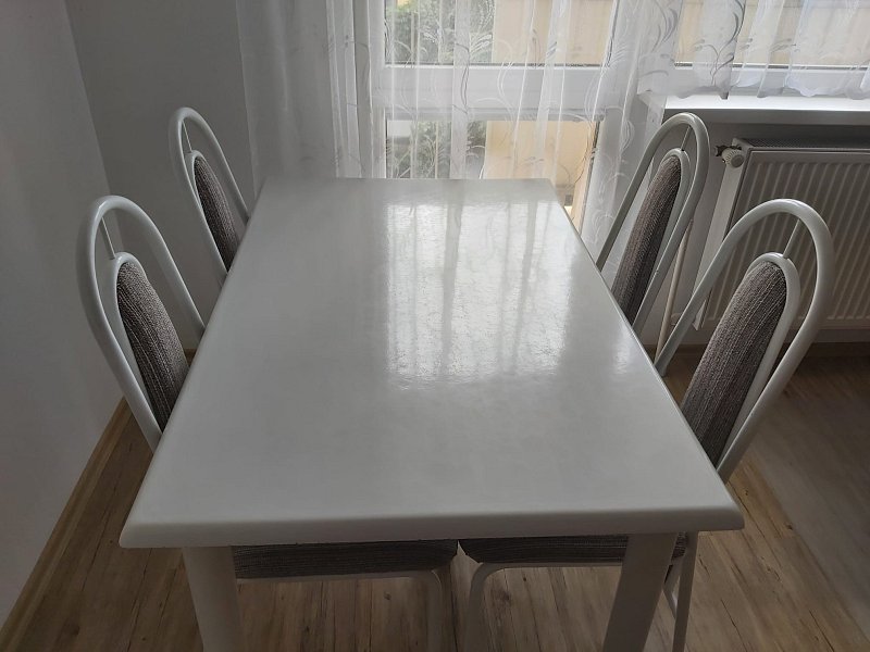 Prodám kuchyňský stůl