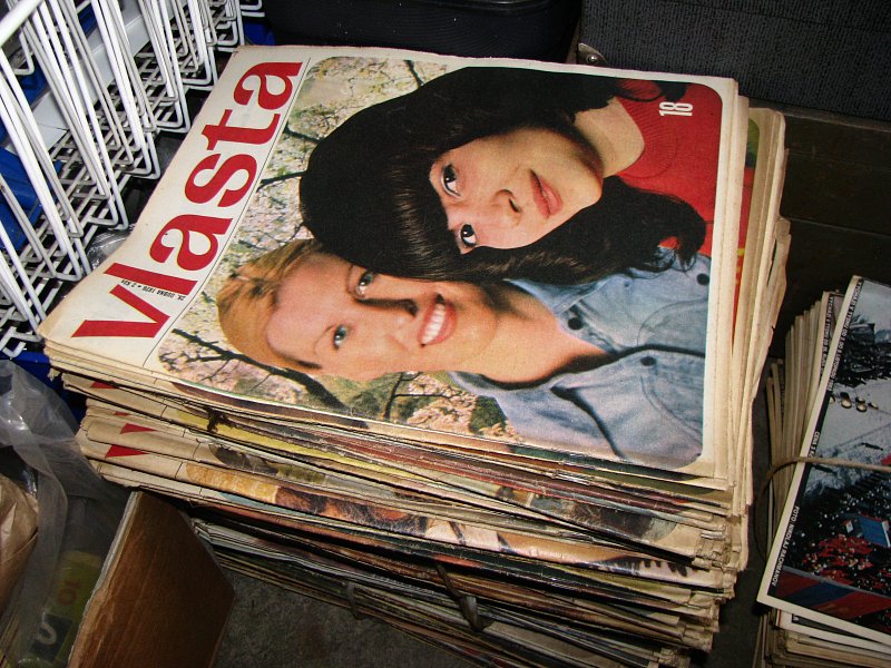 Vlasty z 70 a 80 let časopisy vlasta - 700 KUSŮ ! SMĚS !