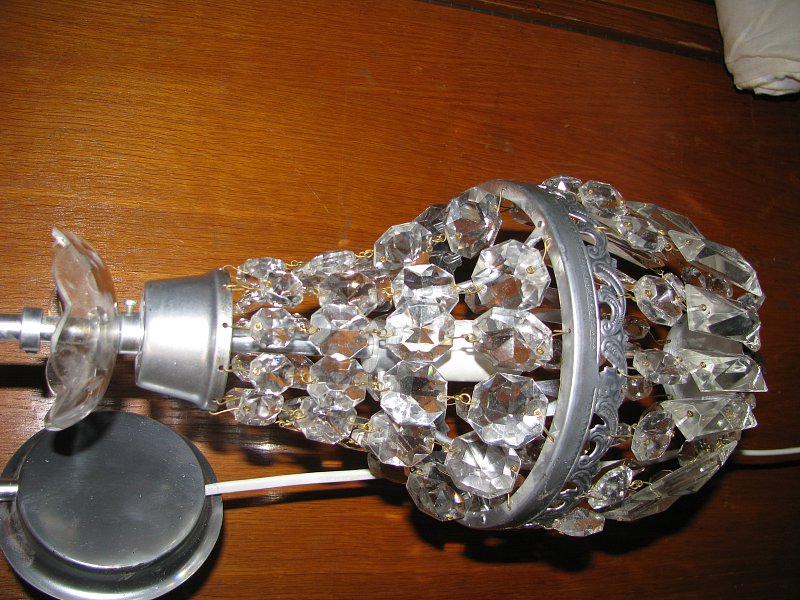 lustr s ověsy k zavěšení na zed