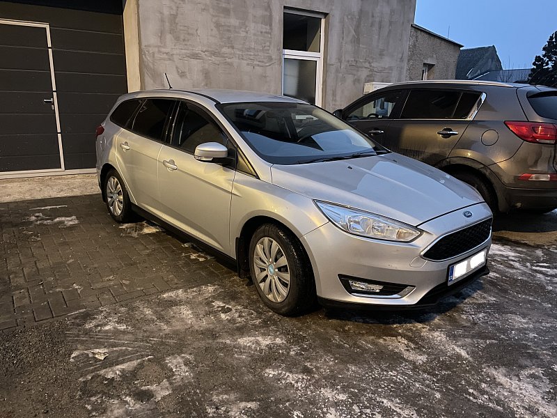 Ford Focus Kombi 1.6i 16V(77 KW), najeto 66 000 k, ČR