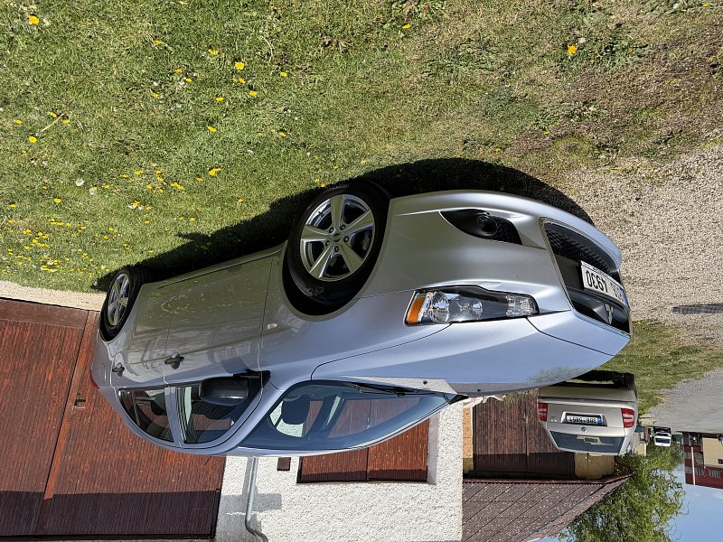 Mitsubishi Lancer 1.6i, najeto 39 000 km, ČR, 1. maj.