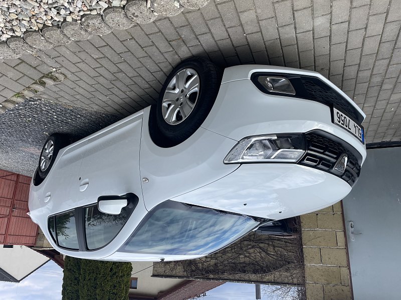 Dacia Logan 1.2 16V(54 KW), najeto 19 000 KM, ČR