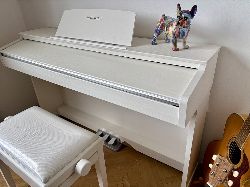 Elektronické piano Medeli