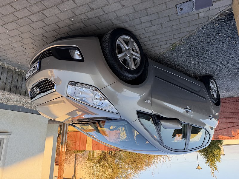 Kia Venga 1.4 CVVT, najeto 77 000 km, ČR, nová STK