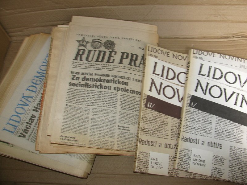 starý papír z roku 1989