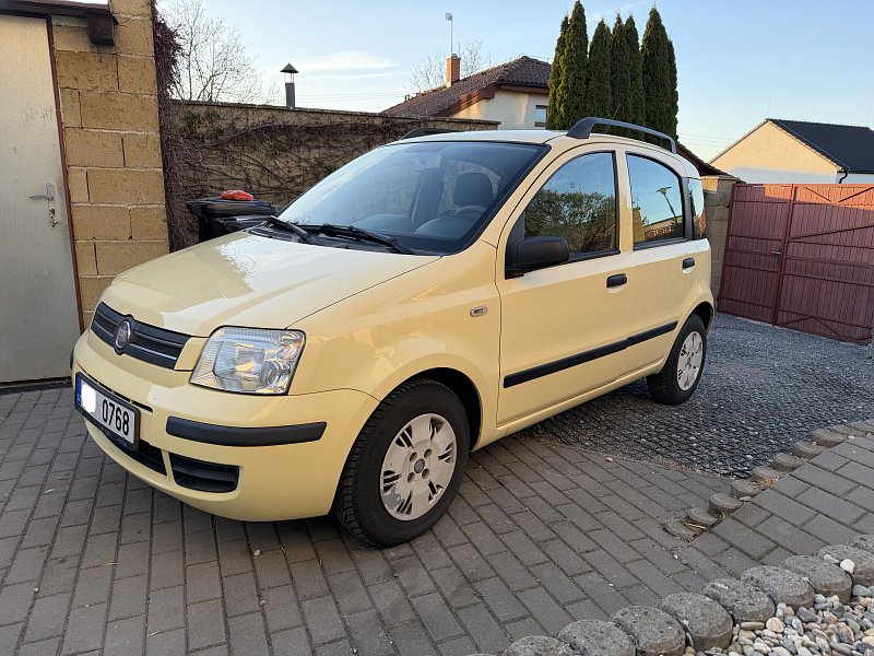 Fiat Panda 1.2i, najeto 90 000 km, původ ČR