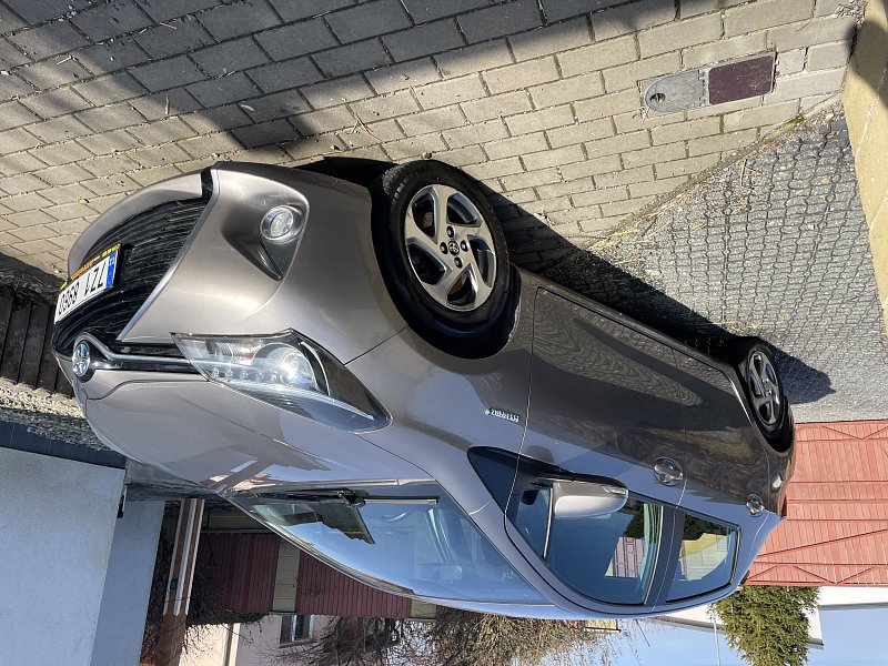 Toyota Yaris 1.5 VVT-i, HYBRID, automat, nová STK