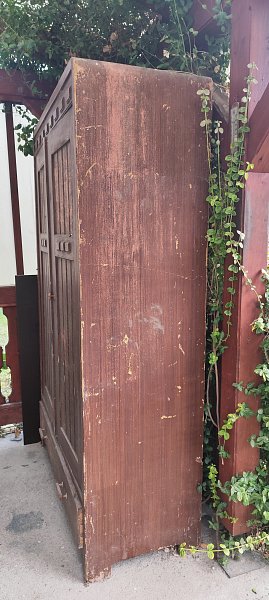 STAROŽITNÁ SKŘÍŇ