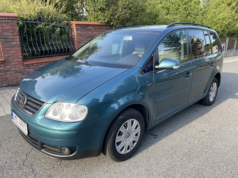 Volkswagen Touran 2.0 TDi 2004, 7 místné, 2x pneu, klimatizace, Tempomat