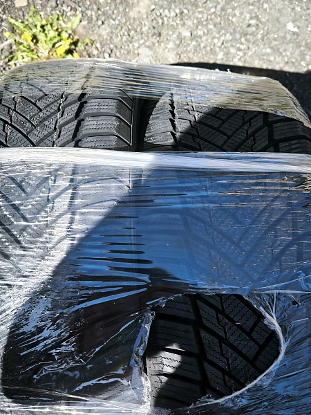 Prodej 2 zimních pneumatik