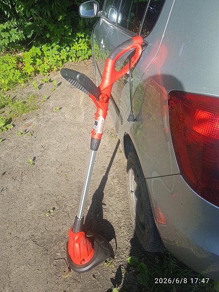 Strunová sekačka HECHT,400k.c.